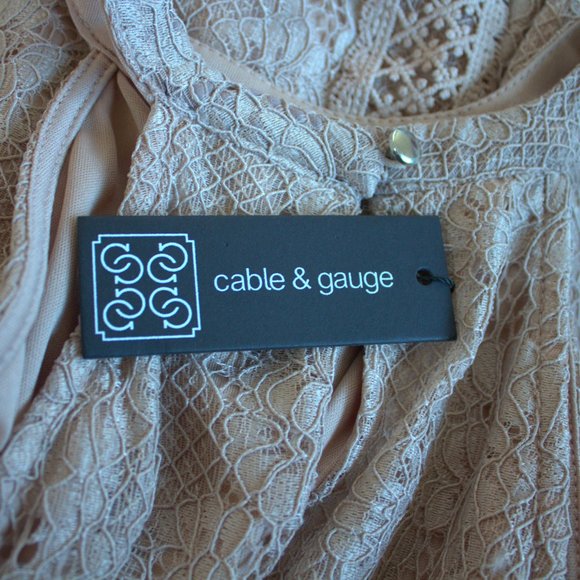 Cable & Gauge | Beige Sleeveless Blouse - Picture 5 of 9